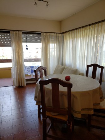 SE VENDE MONOAMBIENTE AL FRENTE CON BALCON A UNA CUADRA DE LA PLAYA