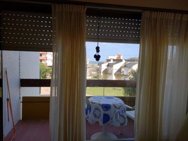 SE VENDE MONOAMBIENTE AL FRENTE CON BALCON A UNA CUADRA DE LA PLAYA
