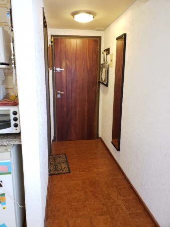 SE VENDE MONOAMBIENTE AL FRENTE CON BALCON A UNA CUADRA DE LA PLAYA