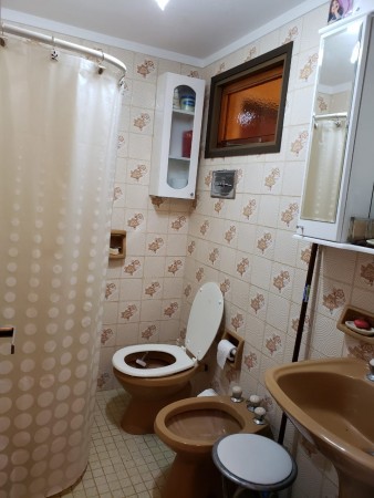 SE VENDE MONOAMBIENTE AL FRENTE CON BALCON A UNA CUADRA DE LA PLAYA