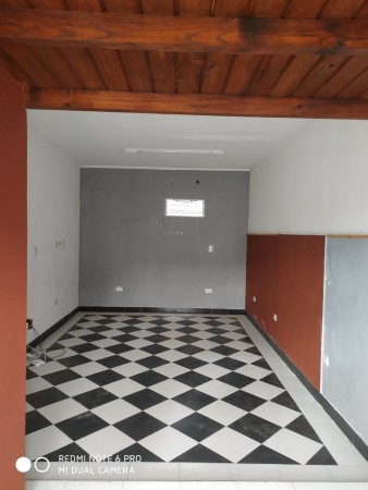 SE ALQUILA LOCAL C/ENTREPISO DE 31.5M2 SOBRE AV FRANCISCO LABORDE 23