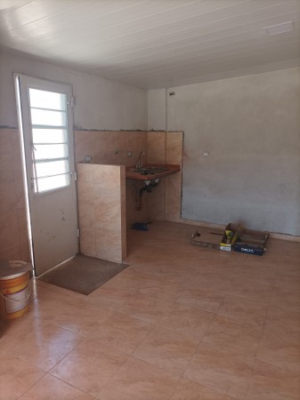 ALQUILER- LOCAL COMERICAL DE 5 X 7.50 CON PATIO Y GALERIA