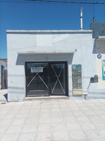 ALQUILER- LOCAL COMERICAL DE 5 X 7.50 CON PATIO Y GALERIA