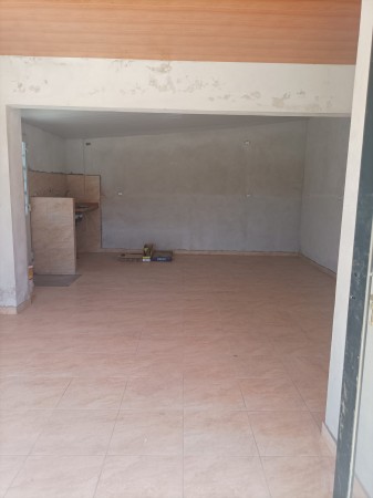 ALQUILER- LOCAL COMERICAL DE 5 X 7.50 CON PATIO Y GALERIA