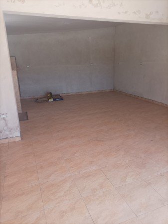 ALQUILER- LOCAL COMERICAL DE 5 X 7.50 CON PATIO Y GALERIA