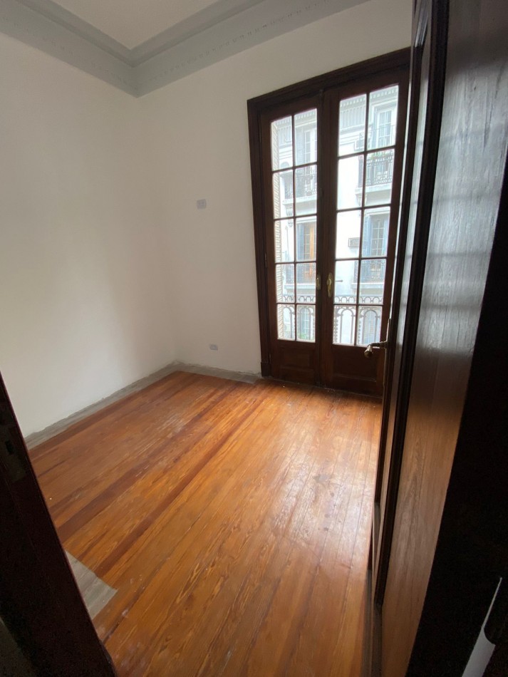 Gran Dpto sobre el mitico pasaje rivarola. 160m2. Venta sobre Apto Prof. Terraza y Baulera