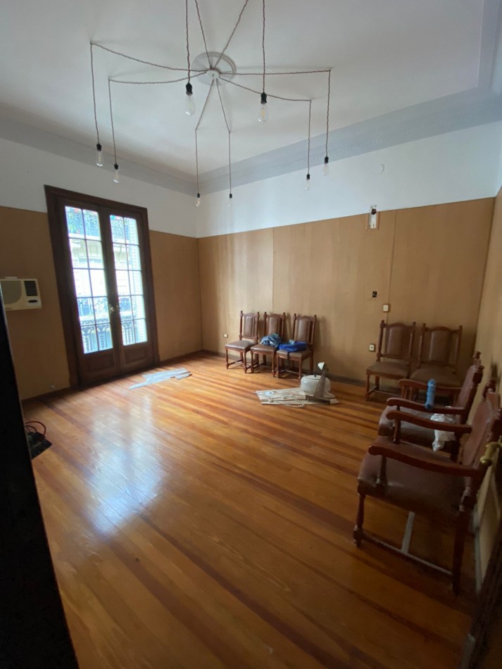Gran Dpto sobre el mitico pasaje rivarola. 160m2. Venta sobre Apto Prof. Terraza y Baulera