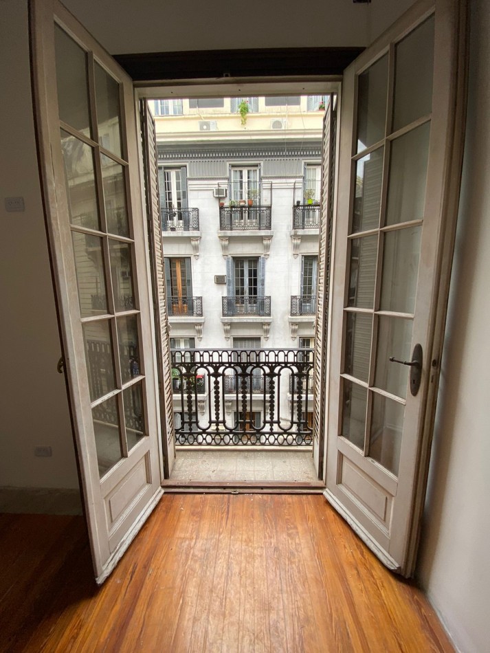 Gran Dpto sobre el mitico pasaje rivarola. 160m2. Venta sobre Apto Prof. Terraza y Baulera