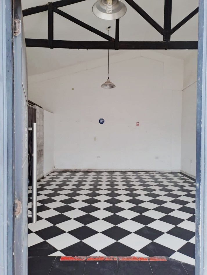 VENTA LOCAL COMERCIAL SOBRE AV F.LABORDE - EXCELENTE UBICACION !! IDEAL INVERSOR RENTISTA