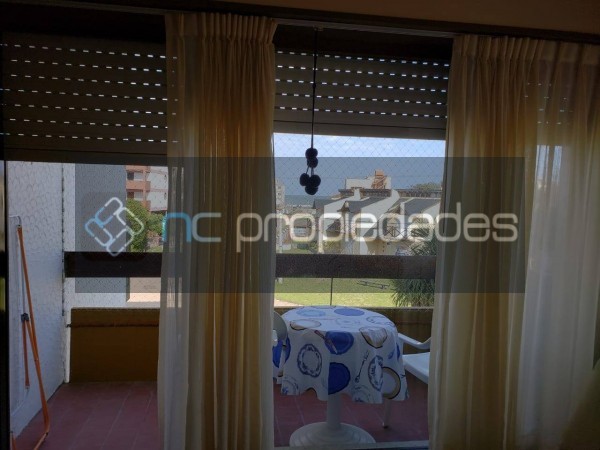 SE VENDE MONOAMBIENTE AL FRENTE CON BALCON A UNA CUADRA DE LA PLAYA