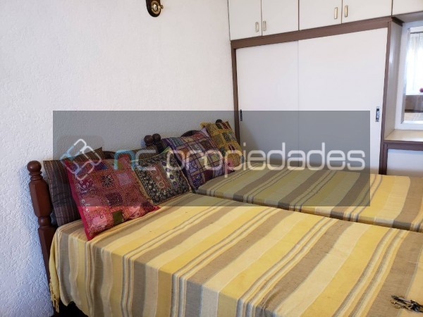 SE VENDE MONOAMBIENTE AL FRENTE CON BALCON A UNA CUADRA DE LA PLAYA