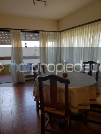 SE VENDE MONOAMBIENTE AL FRENTE CON BALCON A UNA CUADRA DE LA PLAYA