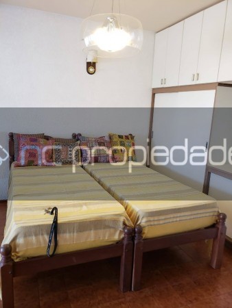 SE VENDE MONOAMBIENTE AL FRENTE CON BALCON A UNA CUADRA DE LA PLAYA