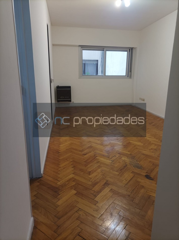 Se Vende Monoambiente Con Cocina Separada Y Baño Completo