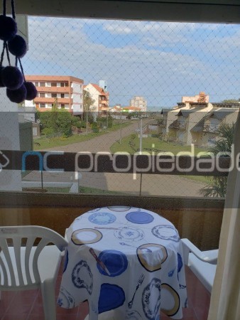 SE VENDE MONOAMBIENTE AL FRENTE CON BALCON A UNA CUADRA DE LA PLAYA