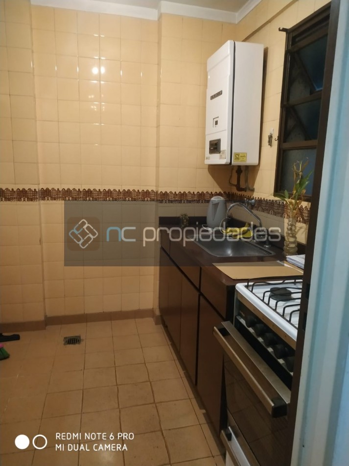 VENTA - EXCELENTE MONOAMBIENTE CON COCINA SEPARADA Y BAÑO COMPLETO CON BAÑERA. IDEAL CONSULTORIO O ESTUDIANTES