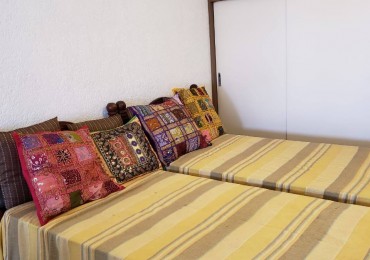SE VENDE MONOAMBIENTE AL FRENTE CON BALCON A UNA CUADRA DE LA PLAYA