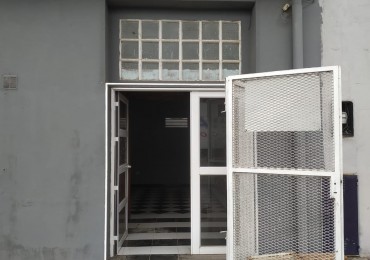 SE ALQUILA LOCAL C/ENTREPISO DE 31.5M2 SOBRE AV FRANCISCO LABORDE 23