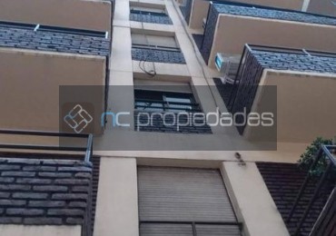 VENTA - EXCELENTE MONOAMBIENTE CON COCINA SEPARADA Y BAÑO COMPLETO CON BAÑERA. IDEAL CONSULTORIO O ESTUDIANTES