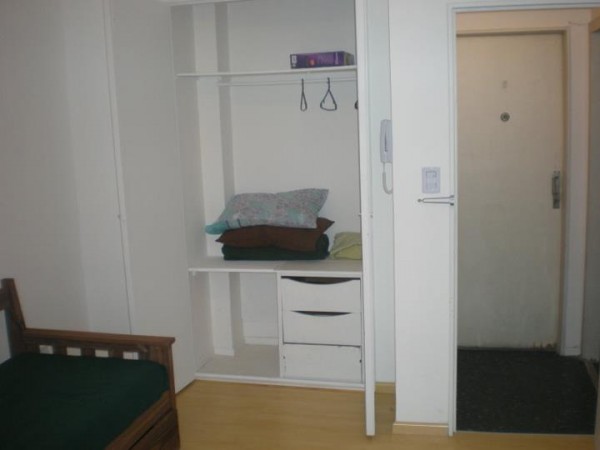 SE VENDE MONOAMBIENTE AMOBLADO EN BARRIO NORTE! CON RENTA!!!!!!!!!!