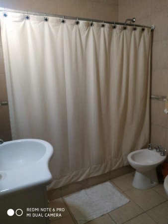 Impecable casa con quincho