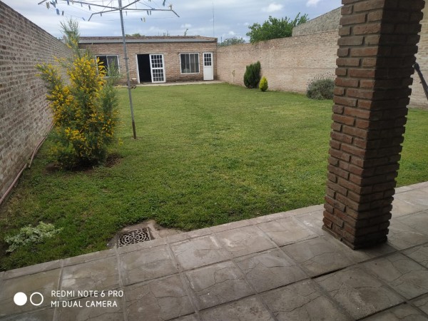 Impecable casa con quincho