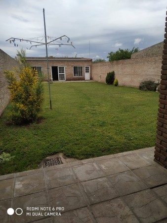 Impecable casa con quincho
