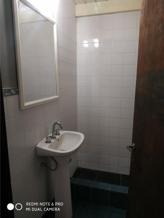 SE ALQUILA LOFT CON COCHERA Y PATIO !