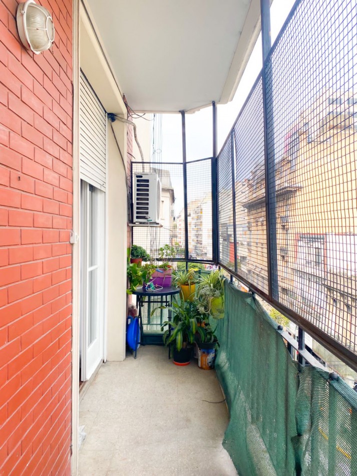 VENTA - Capital Federal - Boulonge Sur Mer y Lavalle - 2amb de 46m2 con balcon corrido al frente completamente refaccionando a nuevo