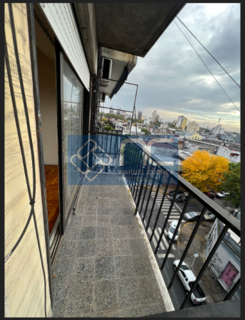VENTA - 3AMB  CON BALCON AL FRENTE CON BALCON CORRIDO !! GRAN OPORTUNIDAD !!!