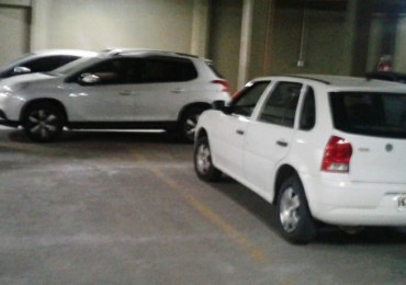 SE VENDE COCHERA DOBLE EN EDIFICIO ABASTO! ACEPTA TERRENO O VEHICULO EN PARTE DE PAGO!